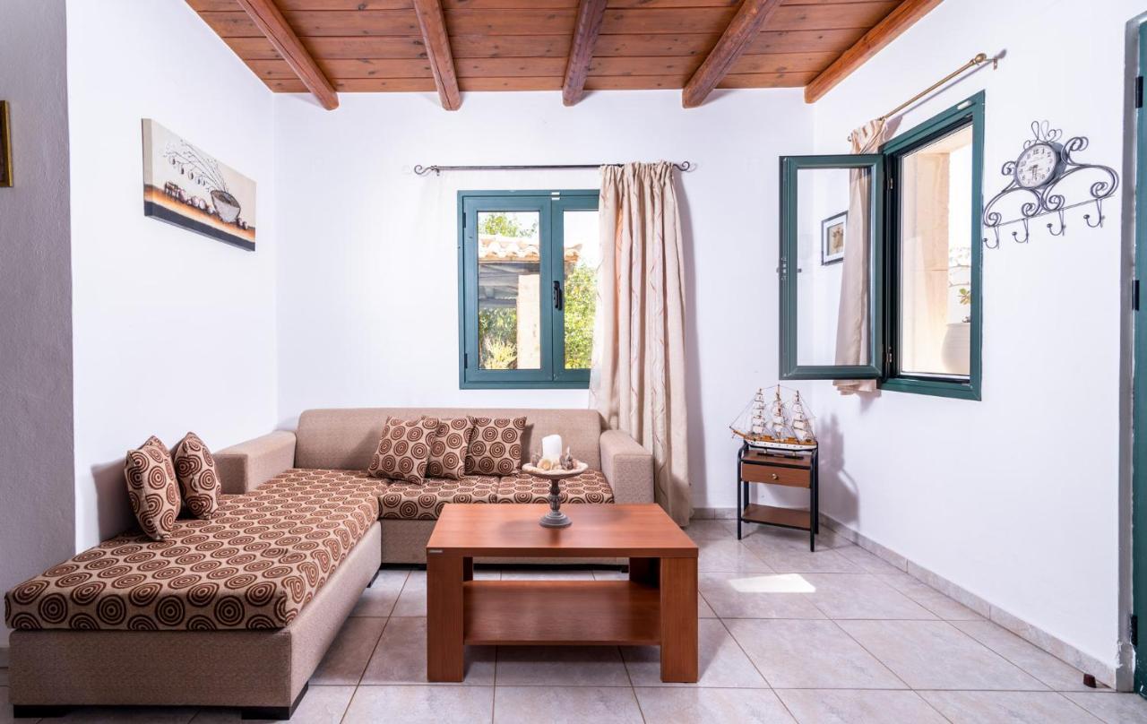 Vrisanos Apartment Pitsidia Exterior photo