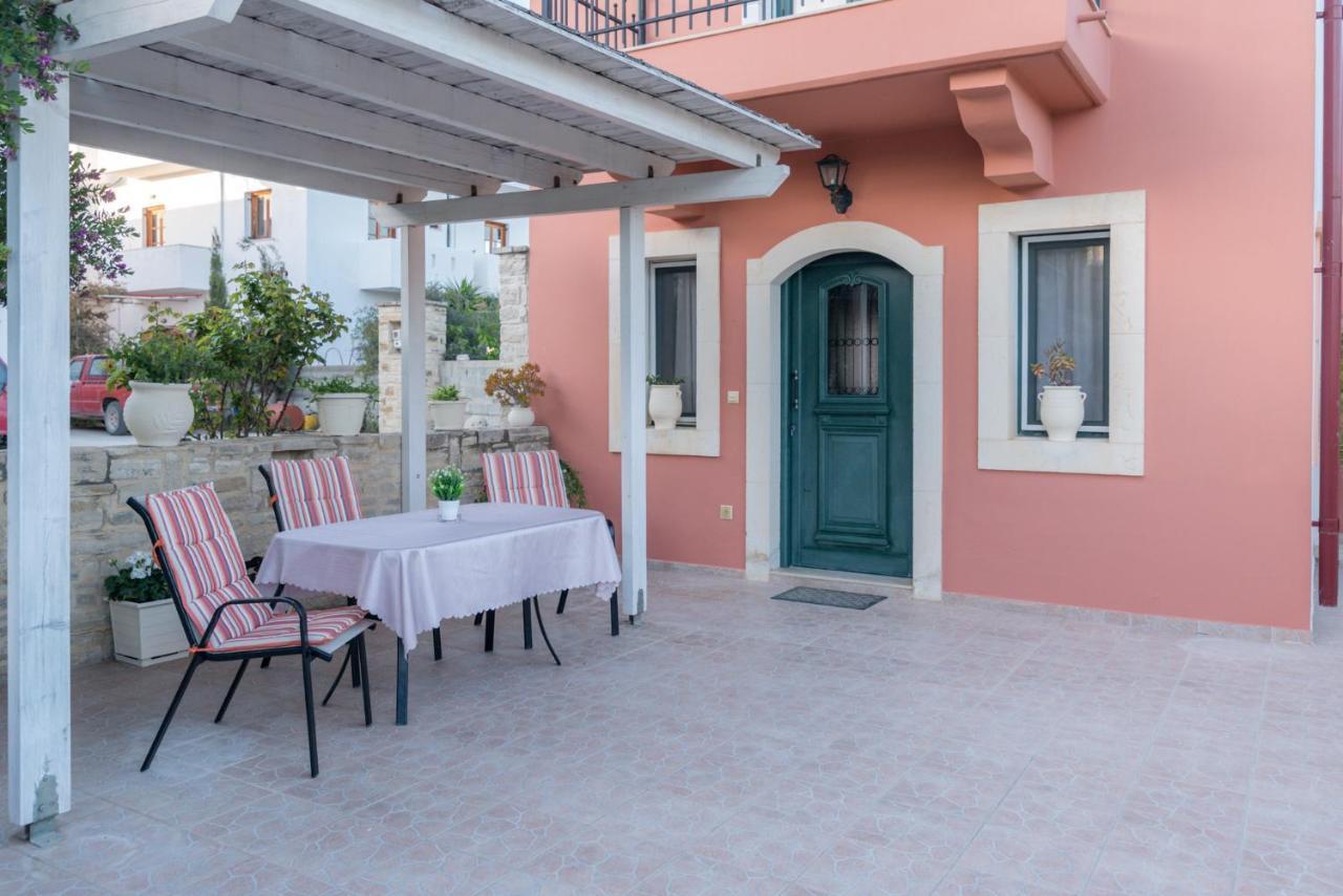 Vrisanos Apartment Pitsidia Exterior photo