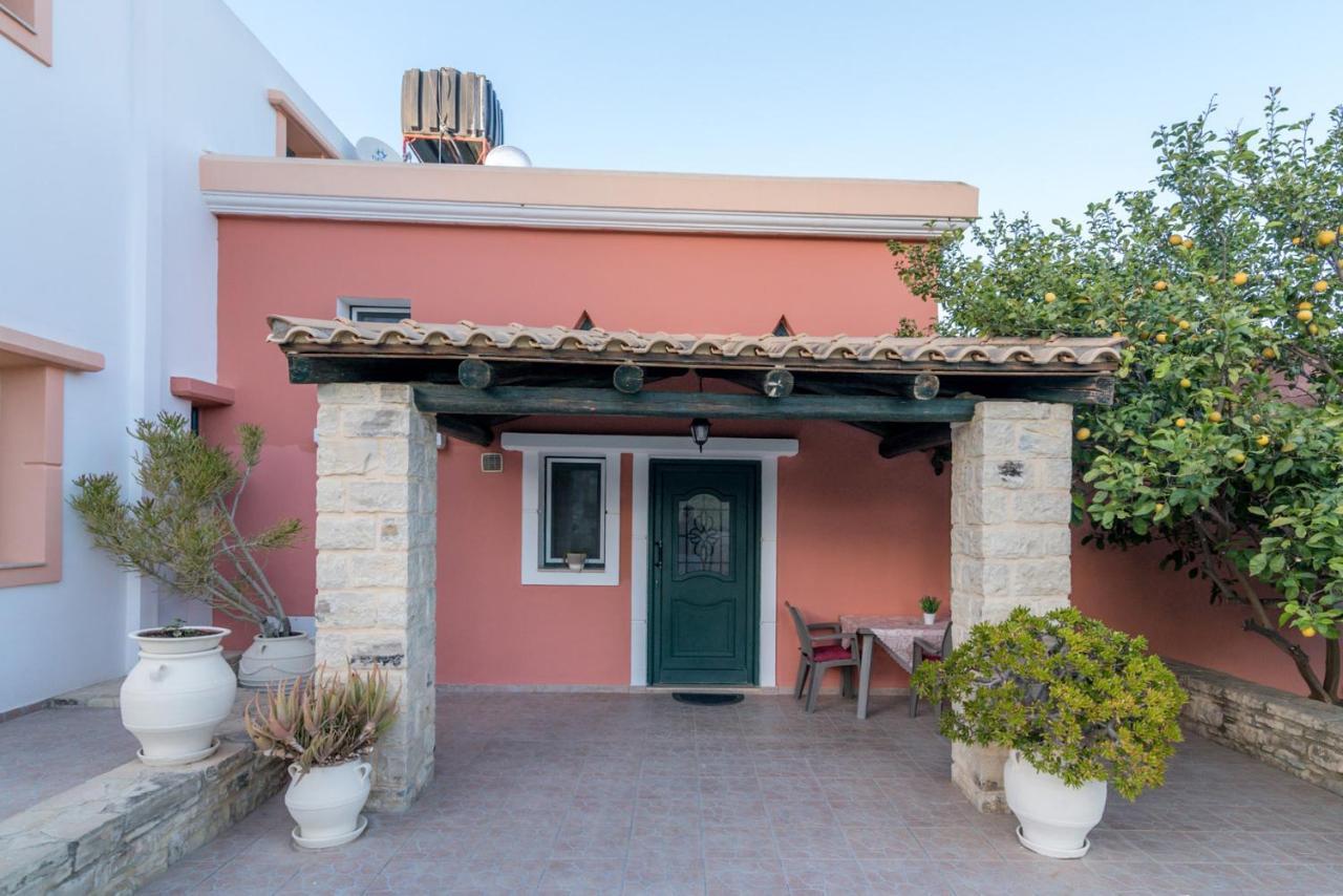 Vrisanos Apartment Pitsidia Exterior photo